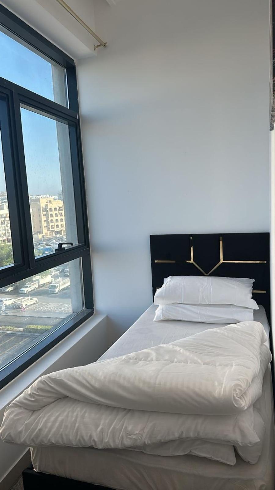Four Stars Hostel Дубай Экстерьер фото