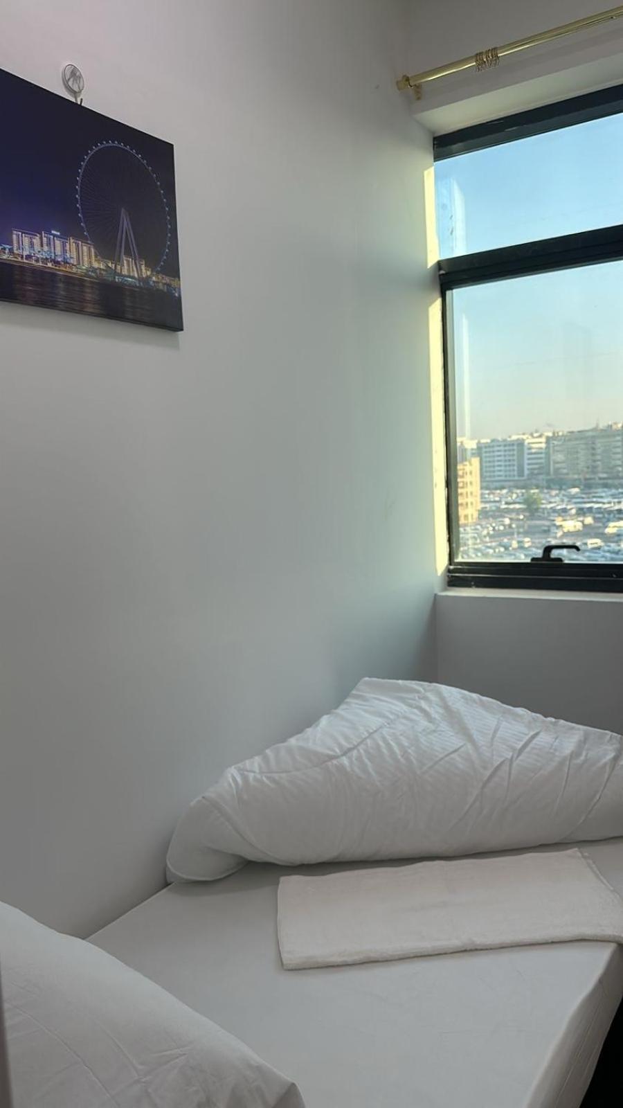 Four Stars Hostel Дубай Экстерьер фото
